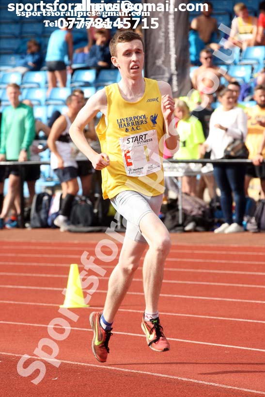 Senior mens 6 stage relay, Northern Senior 6 and 4 and Junior Stage Road Relays, SportsCity, Manchester. Photo:  David T. Hewitson/Sports for All Pics